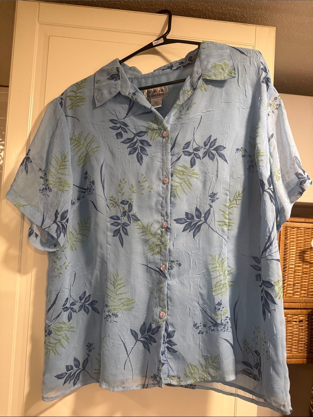 Style & co Light Blue Floral Short-Sleeve Shirt size 16 6:4